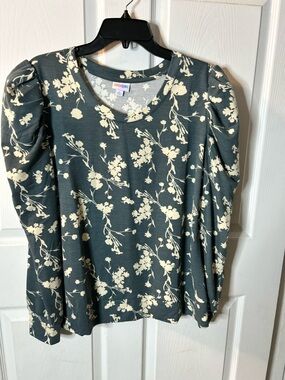 Floral Puff-Sleeve Long Sleeve Top - Cream on Dark blue/gray background